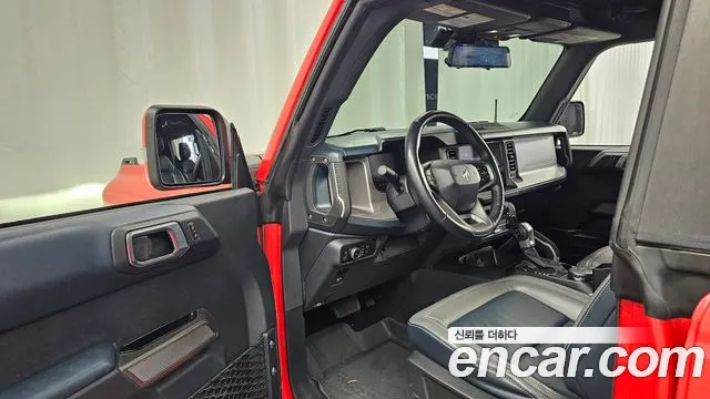 Ford Bronco — Фото автомобиля 10
