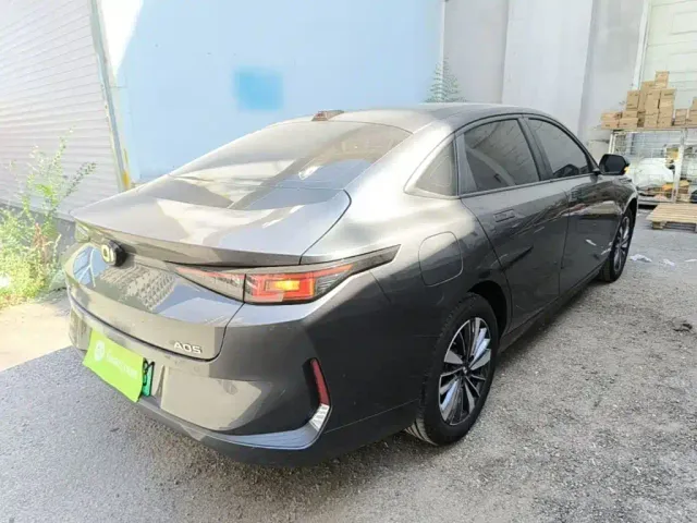 Changan Qiyuan A05 — Фото автомобиля 6