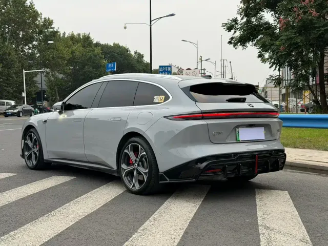 Nio ET5 Touring — Фото автомобиля 4