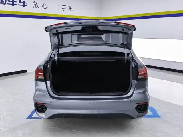Roewe i5 — Фото автомобиля 4