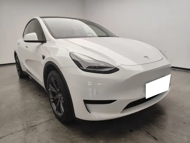 Фотография автомобиля — Tesla Model Y