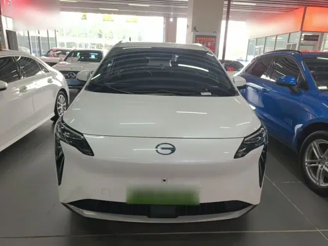 GAC Aion Y — Фото автомобиля 2
