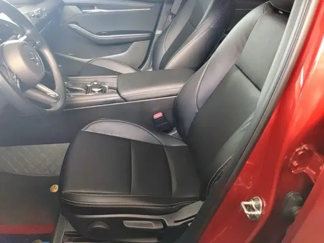 Mazda Axela — Фото автомобиля 14