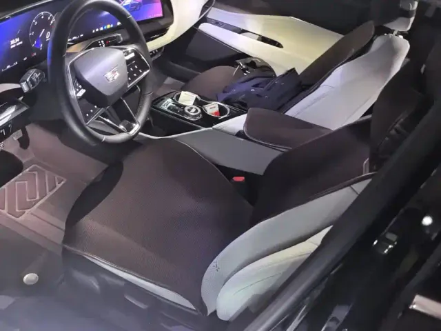 Cadillac GT4 — Фото автомобиля 9