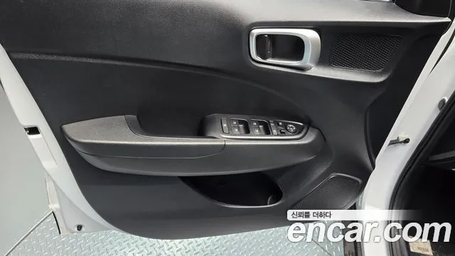Hyundai Venue — Фото автомобиля 13