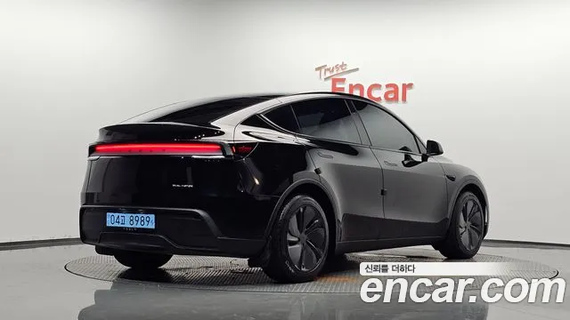 Фотография автомобиля — Tesla Model Y