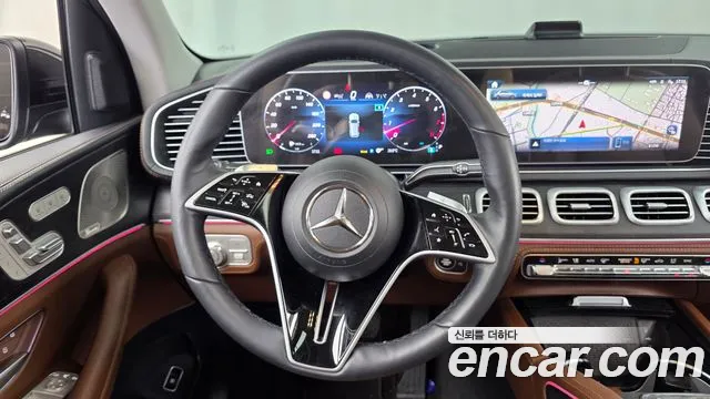 Mercedes-Benz GLE-Class — Фото автомобиля 12