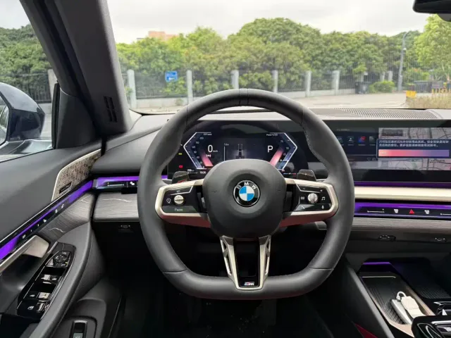 BMW 5 Series — Фото автомобиля 8