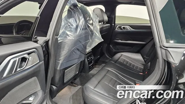 BMW i4 — Фото автомобиля 18