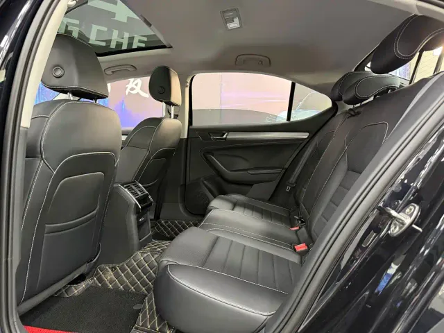 Skoda Superb — Фото автомобиля 8