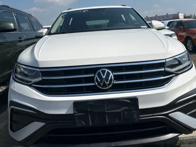 Volkswagen Tiguan L — Фото автомобиля 2