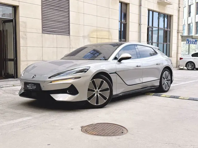 Фотография автомобиля — Denza Z9GT