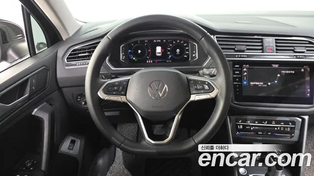Volkswagen Tiguan Generation 2 — Фото автомобиля 13