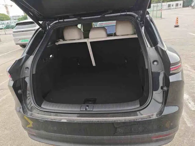 Li Auto i6 — Фото автомобиля 9