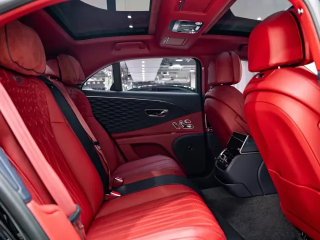 Bentley Flying Spur — Фото автомобиля 16