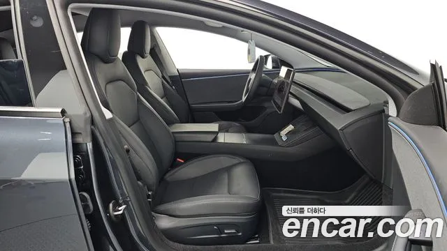 Tesla Model 3 — Фото автомобиля 11