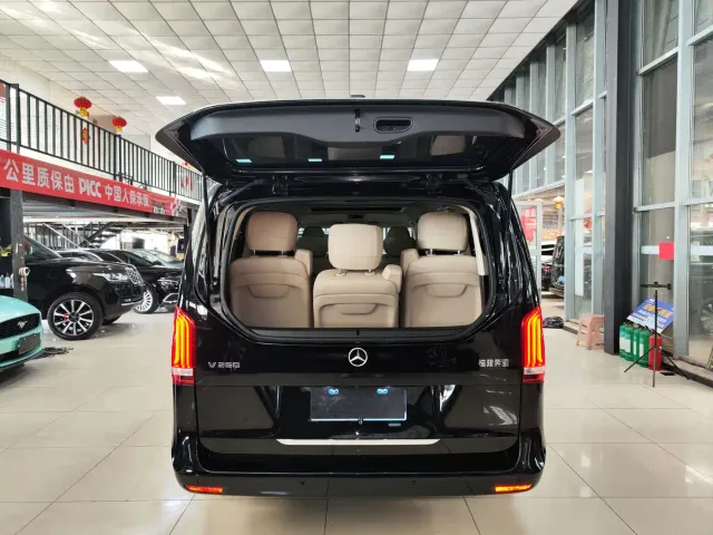 Mercedes-Benz V-Class — Фото автомобиля 23