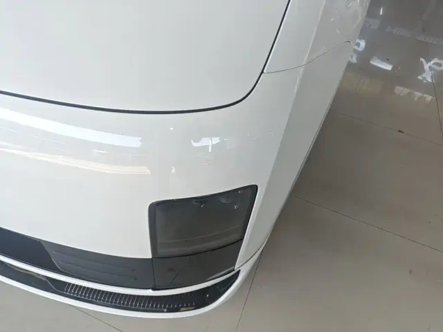 Li Auto MEGA — Фото автомобиля 23
