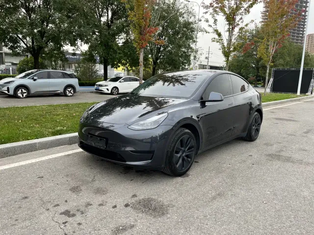 Фотография автомобиля — Tesla Model Y