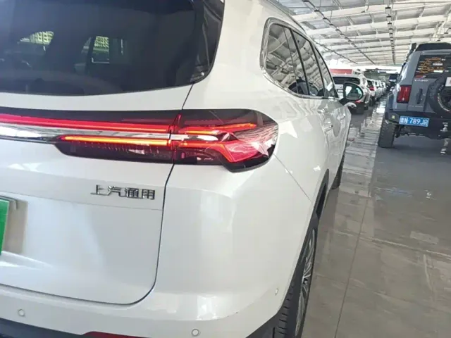 Buick Envision Plus — Фото автомобиля 7