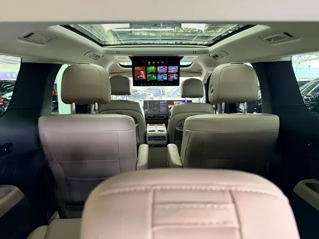 Li Auto MEGA — Фото автомобиля 12