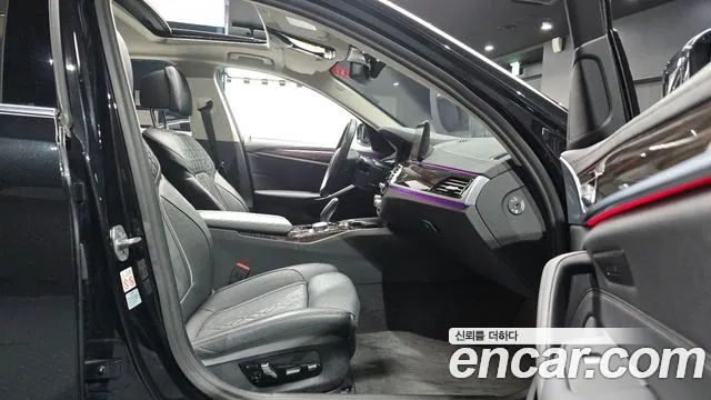 BMW 5 Series G30 — Фото автомобиля 26
