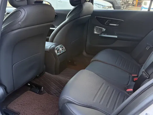 Mercedes-Benz C-Class — Фото автомобиля 9