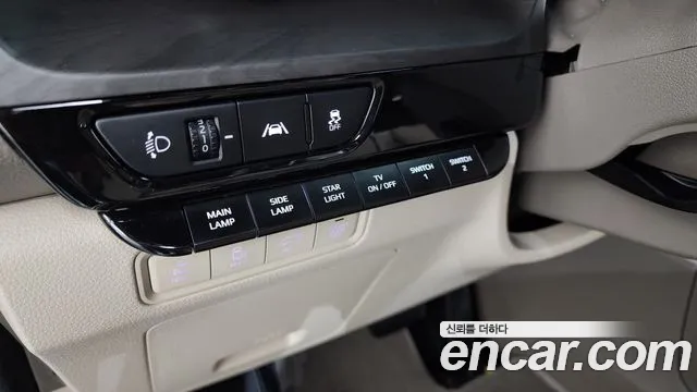 Kia Carnival Generation 4 — Фото автомобиля 28