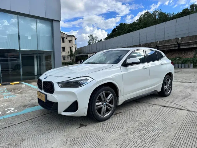 Фотография автомобиля — BMW X2
