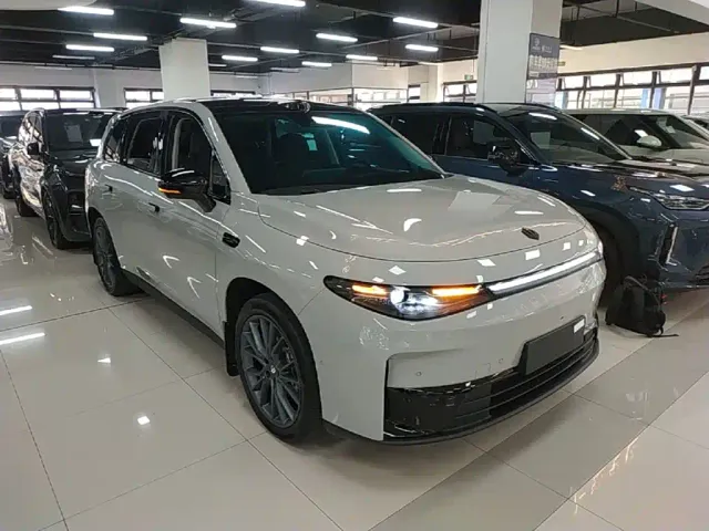Leapmotor C10 — Фото автомобиля 2