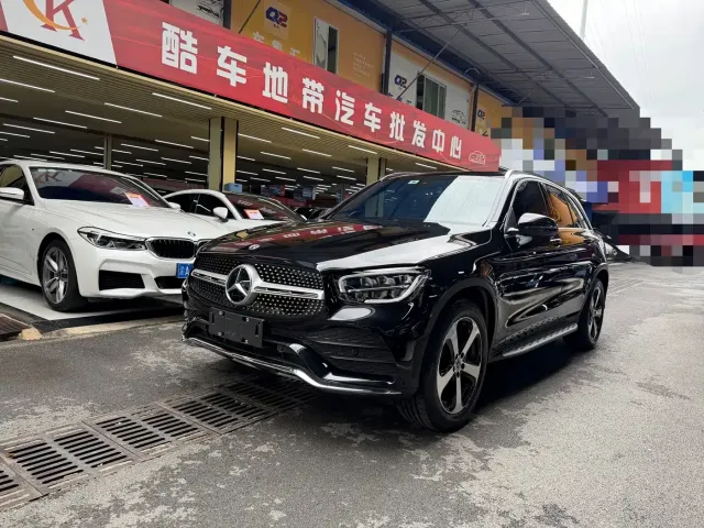 Фотография автомобиля — Mercedes-Benz GLC-Class