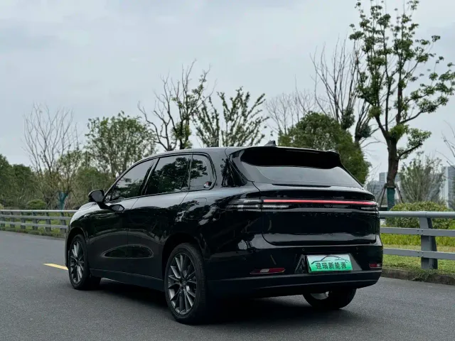 Leapmotor C10 — Фото автомобиля 11