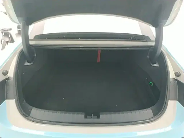 Xiaomi SU7 — Фото автомобиля 18