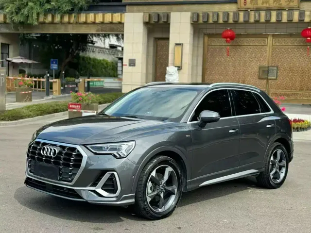 Фотография автомобиля — Audi Q3