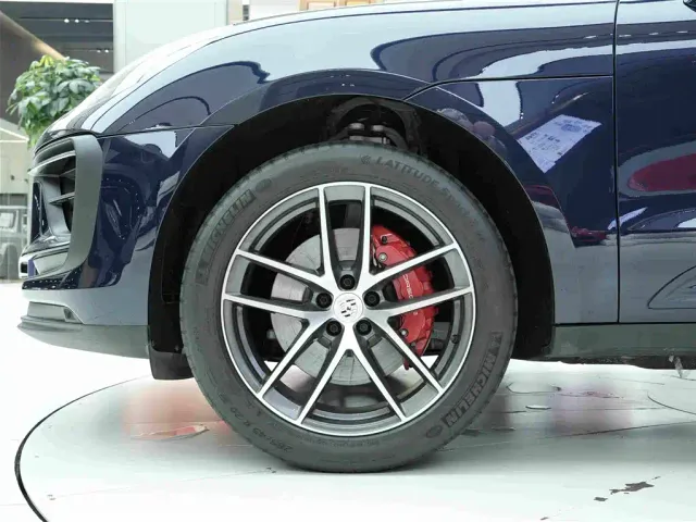 Porsche Macan — Фото автомобиля 20