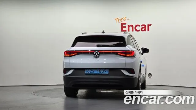 Volkswagen ID.4 — Фото автомобиля 4