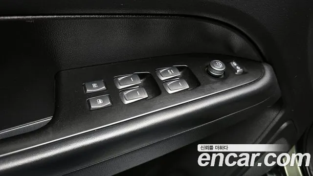 KG_Mobility_Ssangyong Rexton Новый Rexton Sport Дизель 2.2 4WD — Фото автомобиля 18