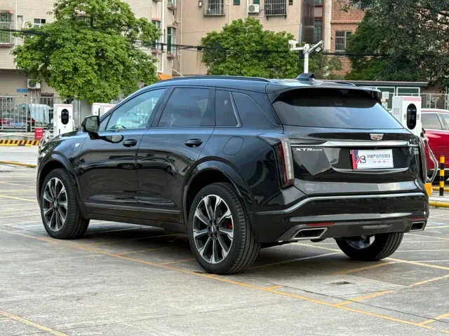 Cadillac XT5 — Фото автомобиля 10