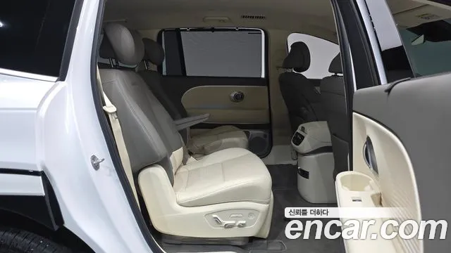 Hyundai Ioniq9 — Фото автомобиля 10