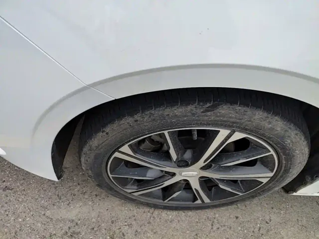 Geely Emgrand — Фото автомобиля 22