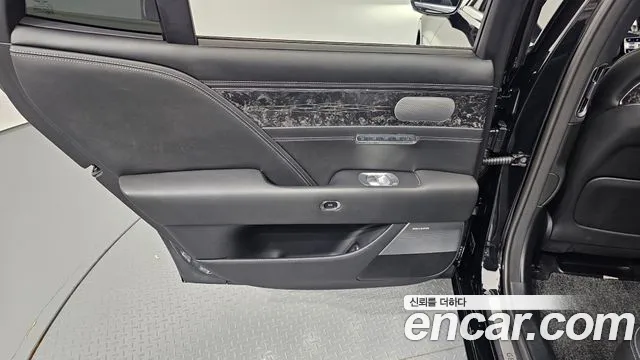 Genesis G90 Бензин 3.5 турбо AWD — Фото автомобиля 22