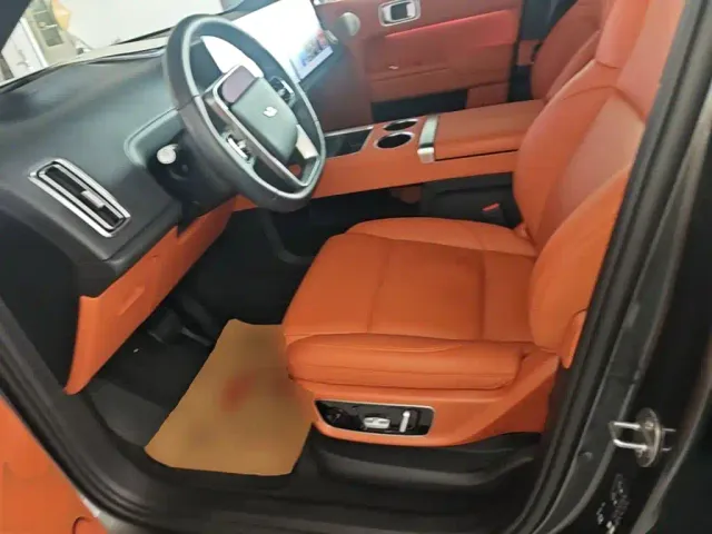 Li Auto L9 — Фото автомобиля 14
