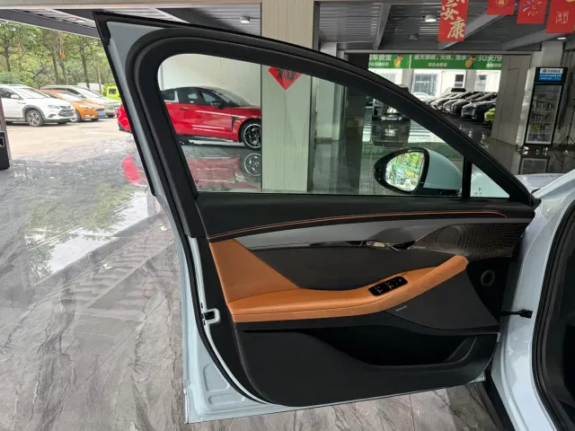 Voyah Auto VOYAH Zhuiguang 2023 4WD Flagship Edition — Фото автомобиля 20