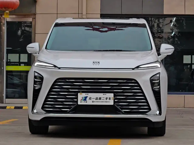 Buick GL8 — Фото автомобиля 2