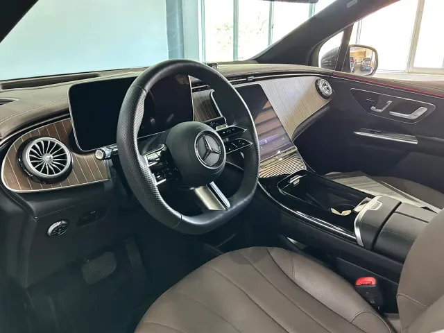 Mercedes-Benz EQE SUV — Фото автомобиля 7