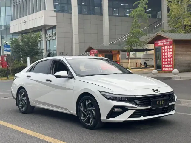 Фотография автомобиля — Hyundai Elantra