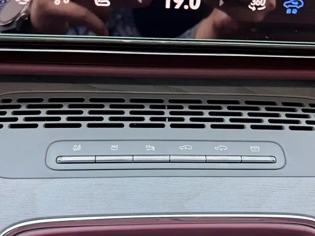 Voyah Taisan — Фото автомобиля 22