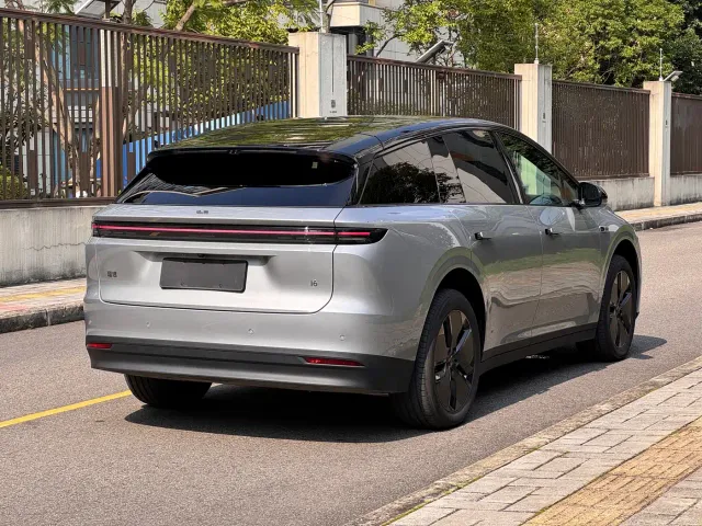 Li Auto i6 — Фото автомобиля 8