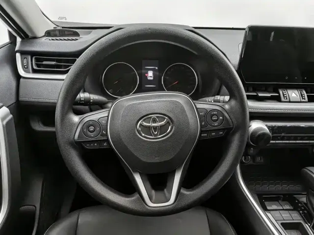 Toyota RAV4 — Фото автомобиля 11