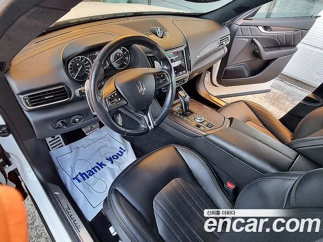 Maserati Levante — Фото автомобиля 7